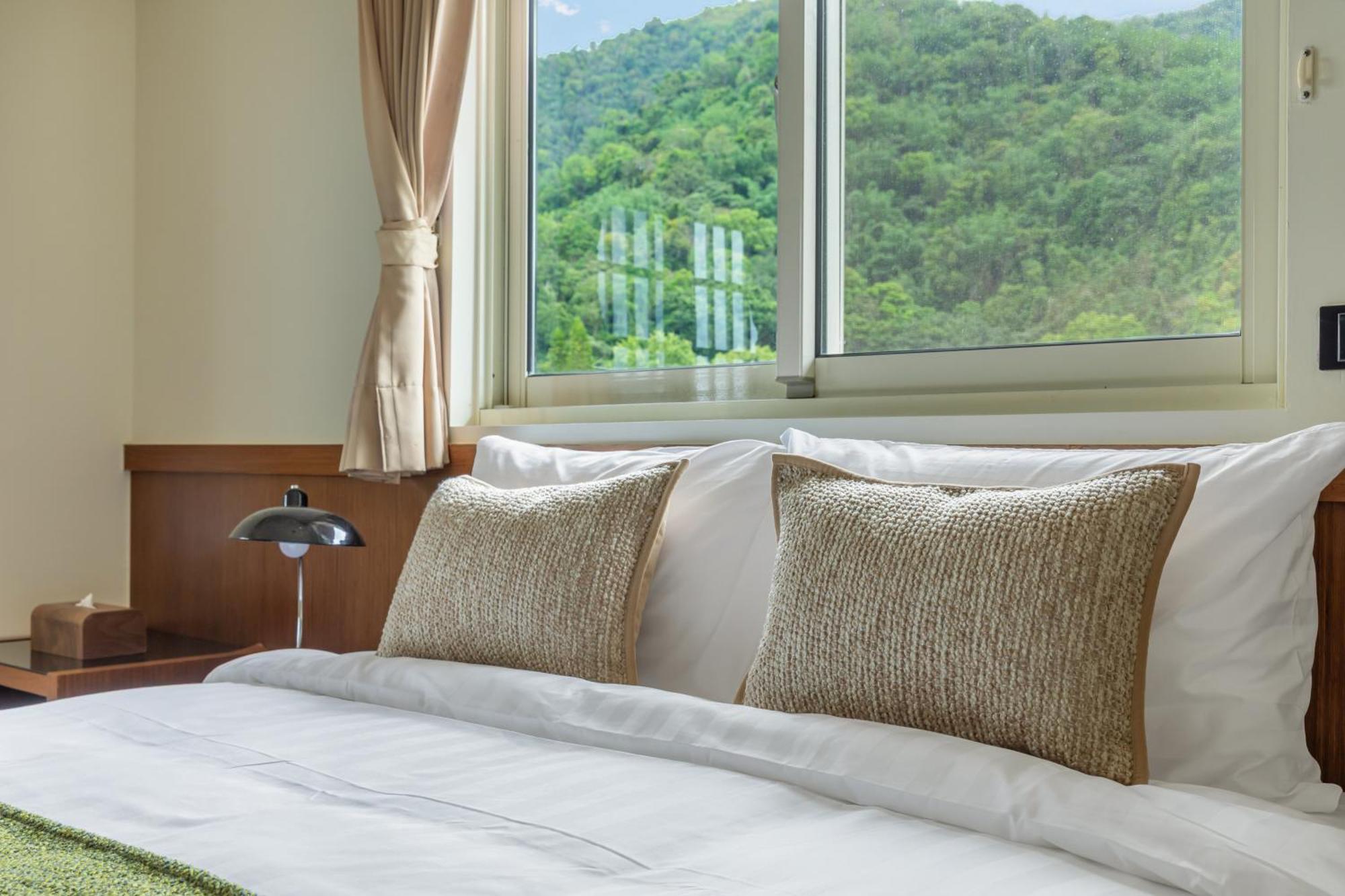 Sun Moon Lake Itathao Vacation Inn With Elevator Jücsi Kültér fotó